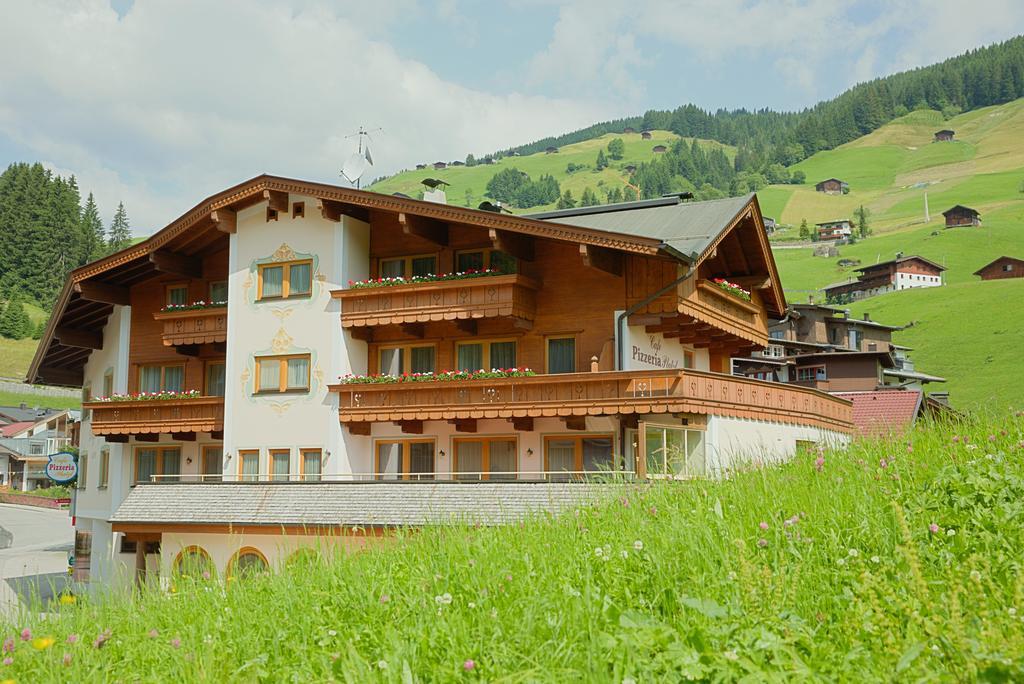 Aparthotel Dorfplatzl Garni Tux Luaran gambar