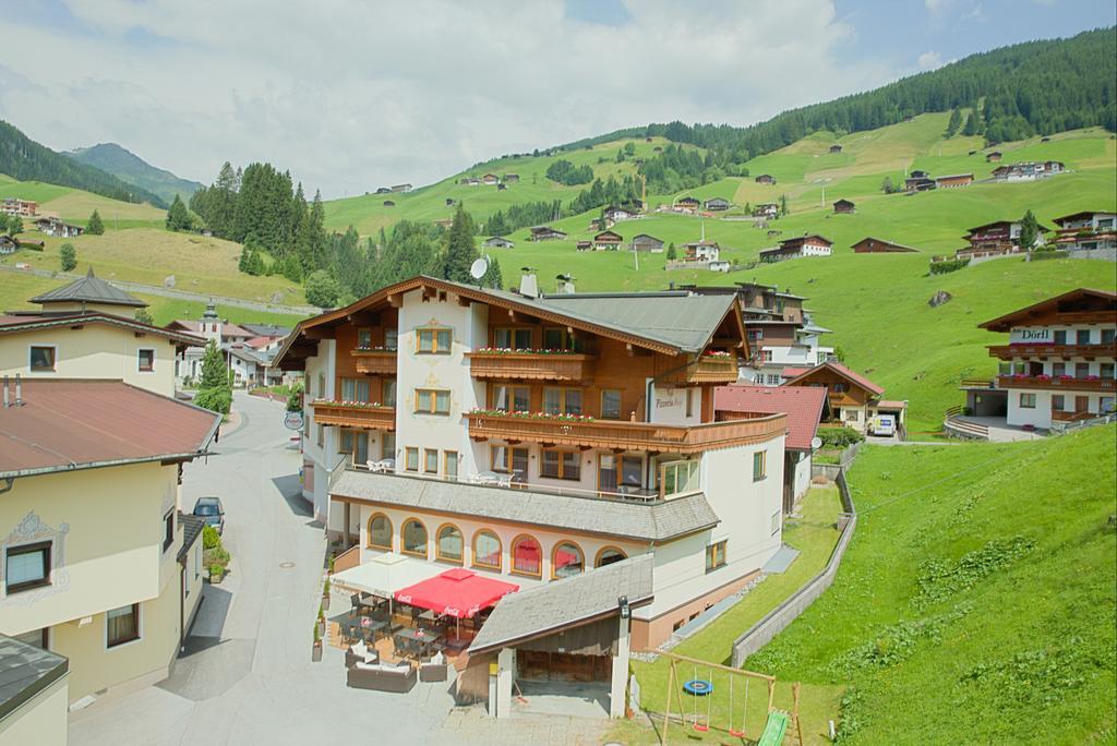 Aparthotel Dorfplatzl Garni Tux Luaran gambar