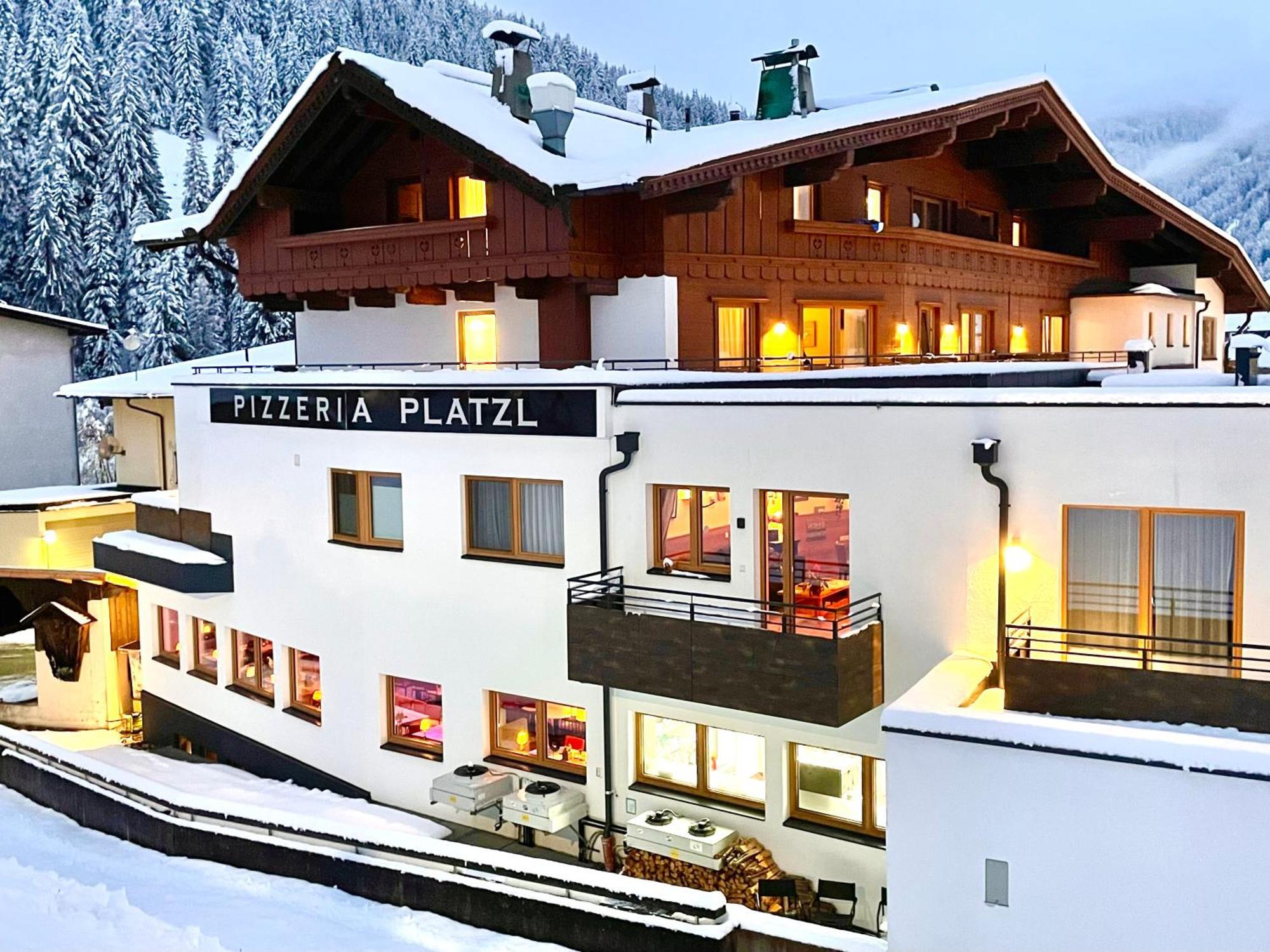 Aparthotel Dorfplatzl Garni Tux Luaran gambar