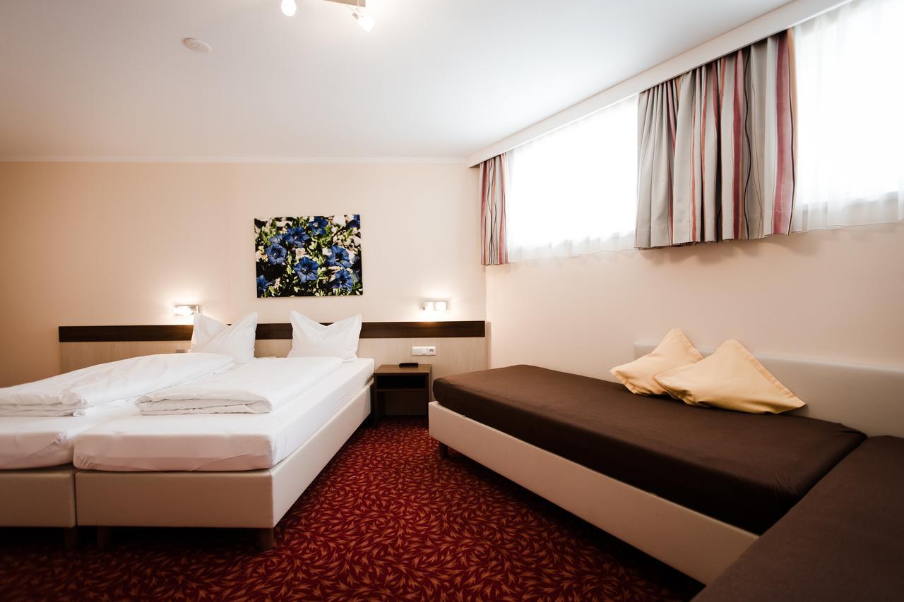 Aparthotel Dorfplatzl Garni Tux Luaran gambar
