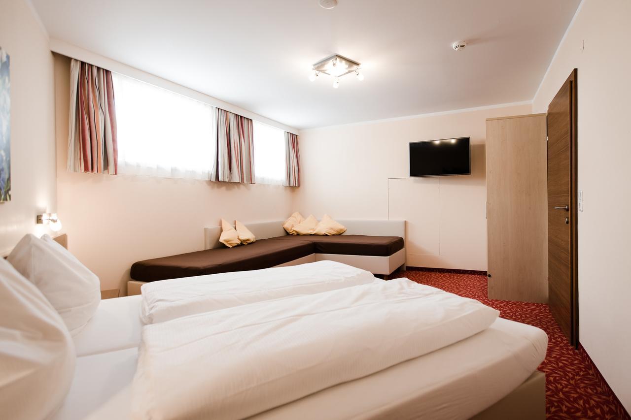 Aparthotel Dorfplatzl Garni Tux Luaran gambar
